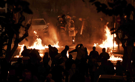 http://www.survival-spot.com/survival-images/greece-riots.gif